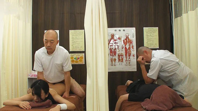 Dẫn ghệ đi mát-xa rồi bị phang cạnh bên mà không hề hay biết