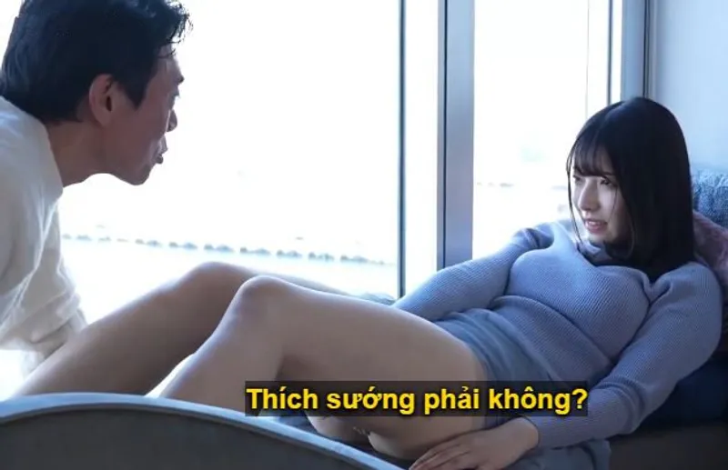 Buổi hẹn hò giữa bác trai cùng cô minh tinh tuổi teen mới chập chững bước chân vào làng giải trí tại nhà nghỉ sang trọng.