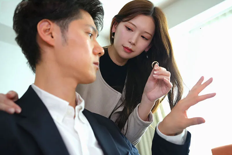 Vợ yêu đi đi chơi, chồng yêu ở nhà bị nhỏ em cô vợ gạ chịch không trượt phát nào